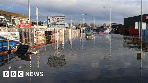 South Yorkshire flooding: Defences 'reduce impact' - BBC News