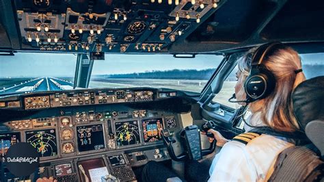 Boeing 777 Cockpit View : Boeing 777 300er Cockpit Take Off Air France ...