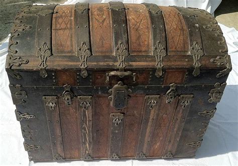 1000+ images about antique trunks n restoration on Pinterest | Flats ...