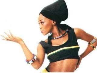 Brenda Fassie biography, birth date, birth place and pictures