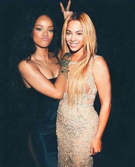 Rihanna and Beyoncé ♥ | Rihanna, Rihanna style, Beyonce