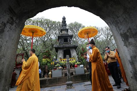 Vietnamese Buddhists solemnly observe Buddha’s Birthday | Tuoi Tre News