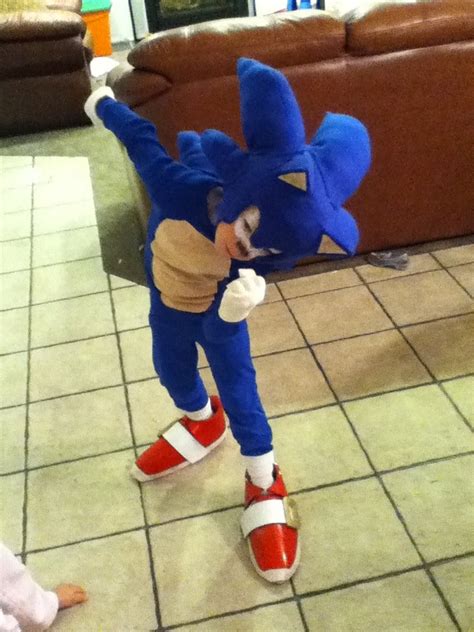 Sonic Costume : 8 Steps (with Pictures) - Instructables