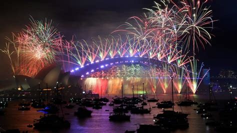 Sydney, 18 konteyner dolusu malzeme ile Yılbaşı gecesi şovuna hazır ...