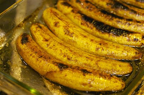 Baked Sweet Plantains | Baked plantains sweet, Baking sweet, Baked ...