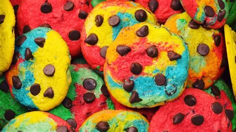 Dying for Chocolate: RAINBOW CHOCOLATE CHIP COOKIES to celebrate PRIDE!