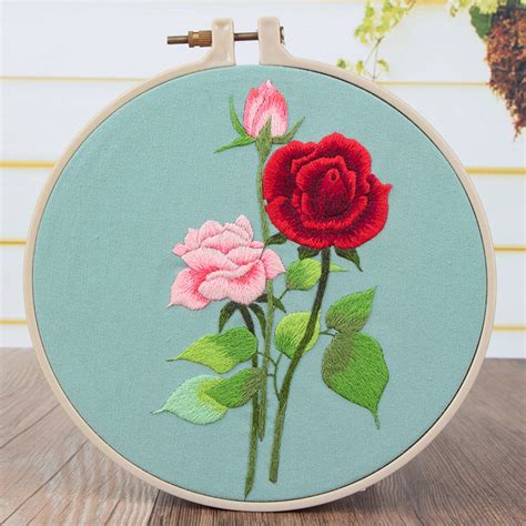 Red Roses Hand Embroidery Kit (Long & Short Stitch) – MiuEmbroidery