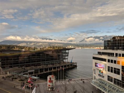 Fairmont Waterfront Review: Eco-Friendly living on Vancouver harbour ...