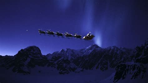 Santa Spotted By Airplane Passengers - Mystic Christmas Blog