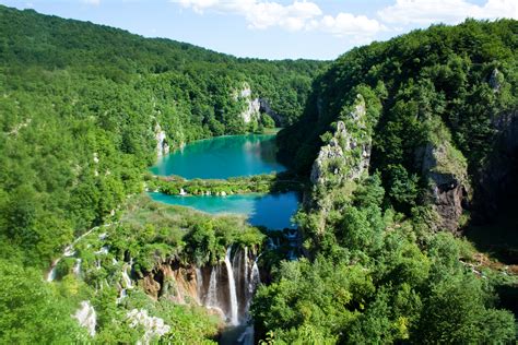 File:Plitvice Lakes National Park (2).jpg