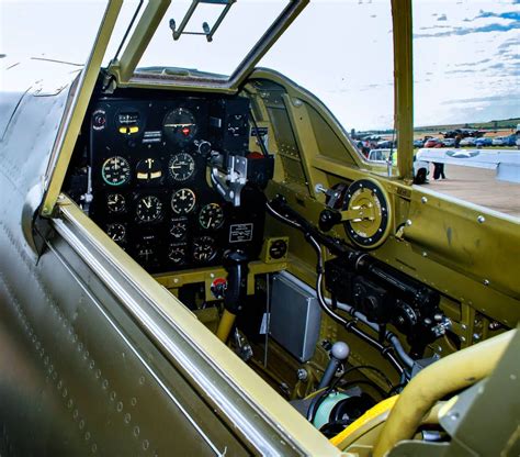 Curtiss P-40B Tomahawk Cockpit