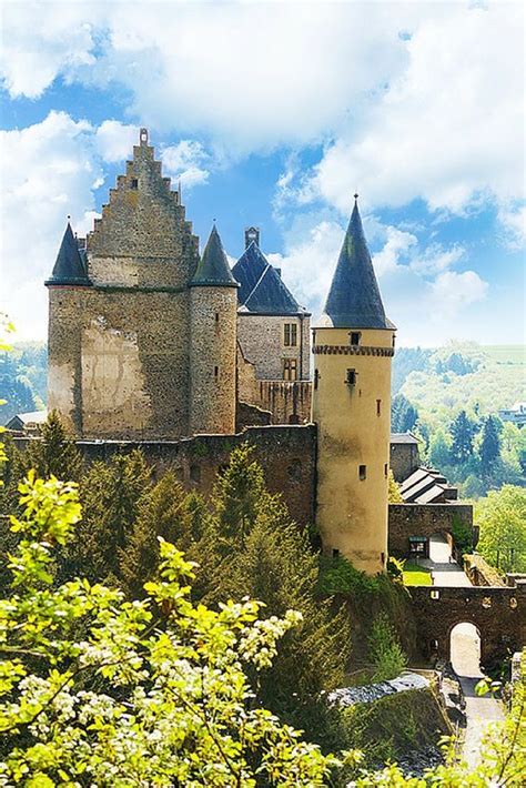 Vianden Castle, Luxembourg | Fairytale castle, Beautiful castles, Castle