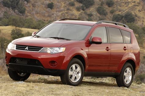 2008 Mitsubishi Outlander News and Information