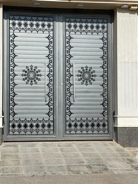 Pin by Mudassir Iqbal on Metal Gates & Doors | Gate wall design, Door ...