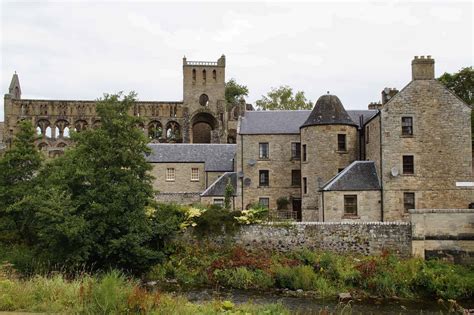 A Guide To: Jedburgh Abbey - Scottish Borders | Out About Scotland