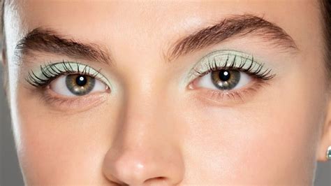 Best Green Eyeshadow Amazon for a Celeb-Loved Look | StyleCaster