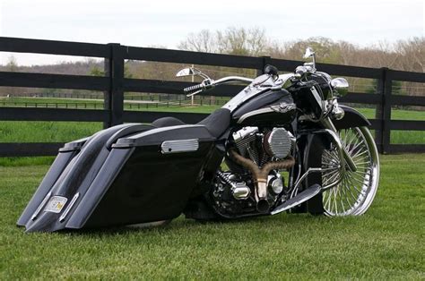 custom road king bagger - Jessika Boykin