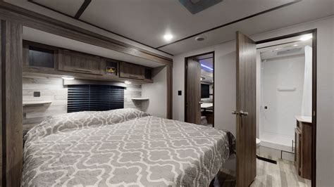 Zinger Travel Trailers - ZR320FB Floorplan | Crossroads RV