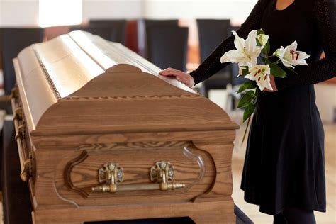 Your funeral etiquette questions answered — Yours