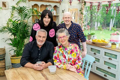 'Great British Baking Show': Paul Hollywood Is Not the Only Judge Who ...