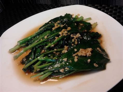 Stir-fry Baby Kai Lan (Kailan) with Garlic and Oyster Sauce | Shan's ...