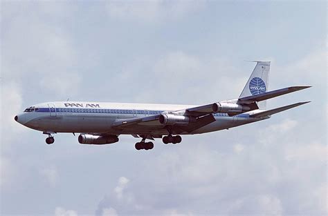 The Boeing 707 - the first jetliner that changed aviation