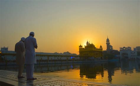 Golden Temple Amritsar - A travel guide to India's sacred heart!