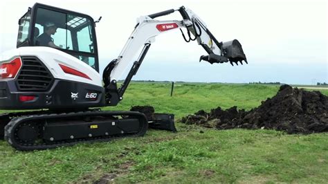 Bobcat E60 (R2-Series) Compact (Mini) Excavator Model Walk-Around - YouTube