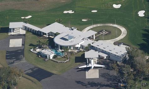 John Travolta's House Is A Functional Airport With 2 Runways For His ...