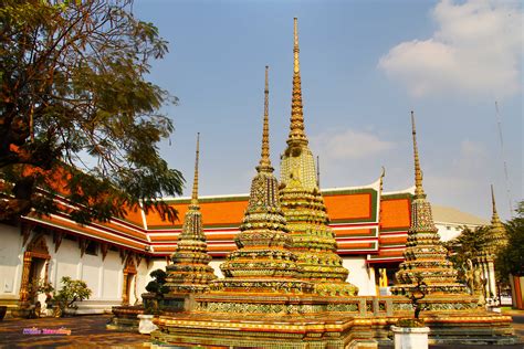 Wat Pho, a must-seen monastry in Bangkok | While Travelling