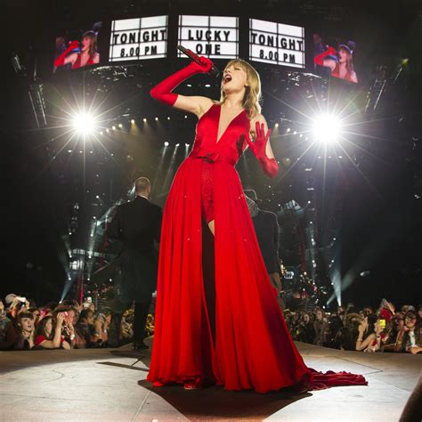 The RED Tour (2013-2014) | Taylor Swift Switzerland