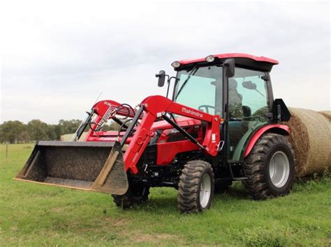 mahindra-tractor - Heavy Loaded