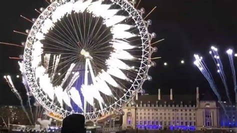 Happy New Year London Fireworks 2021 (Live) - YouTube