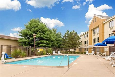 Comfort Inn East Pool Pictures & Reviews - Tripadvisor