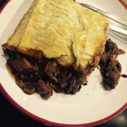 STEAK & MUSHROOM PIE - acoking