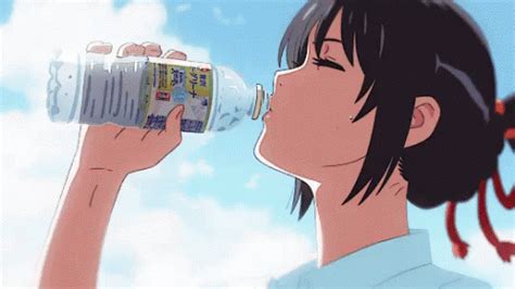 君の名は 飲む 水 のど乾いた GIF - Yourname Drink Water - Discover & Share GIFs