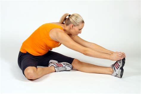 Seated hamstring stretch | iBodz - online personal trainer