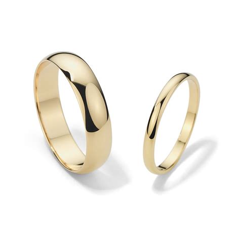 Classic Wedding Ring Set in 14k Yellow Gold | Blue Nile