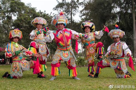 抄起剪刀就能尬起舞？在秘鲁答案是肯定的|剪刀|秘鲁|舞蹈_新浪新闻