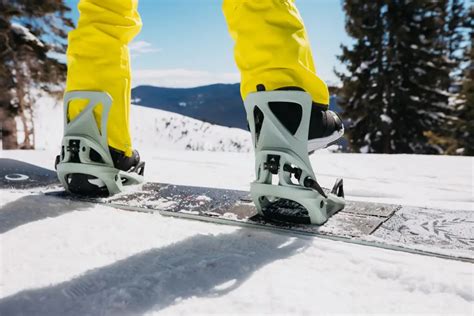 Snowboard Bindings - Function and 5 Types of Snowboarding Bindings ...