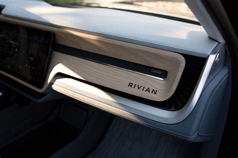 2021 Rivian R1S All Electric SUV – Be Sustainable