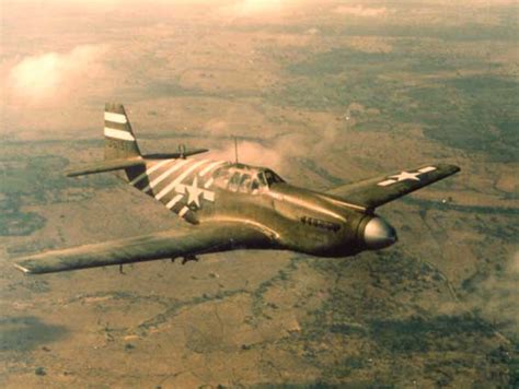 [Photo] P-51A Mustang fighter of US 311th Fighter Group in flight over ...