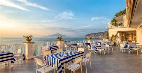 Reserve your table with Grand Hotel Riviera in Sorrento