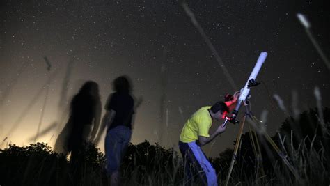 Sky watchers have good weekend to catch falling stars