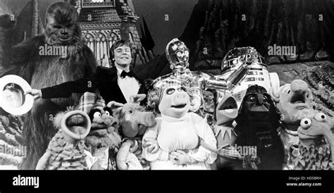 THE MUPPET SHOW, rear from left: Chewbacca, Mark Hamill, C-3PO, R2-D2 ...