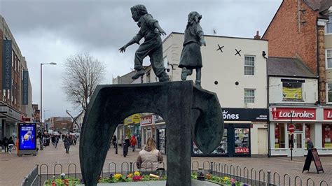 Northampton town centre: Streets to be revamped - BBC News