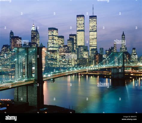 New york skyline 1980s hi-res stock photography and images - Alamy