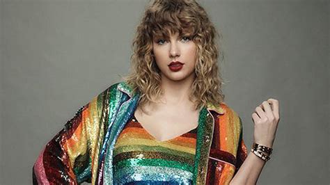 Taylor Swift releases new album, 'Reputation'