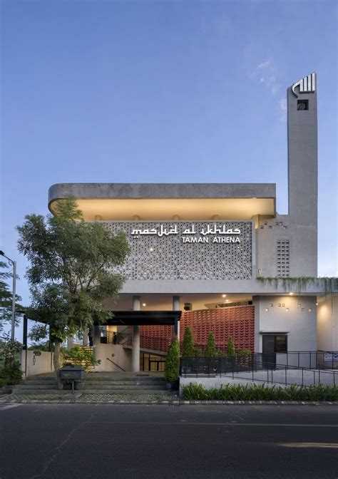 Gallery of Honeycomb Mosque / Andyrahman Architect - 33 | Mosque design ...