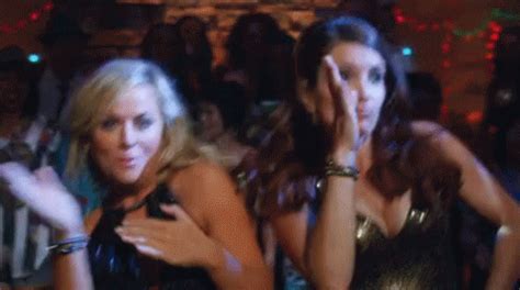 Nice Moves GIF - Sisters AmyPoehler MauraEllis - Discover & Share GIFs ...